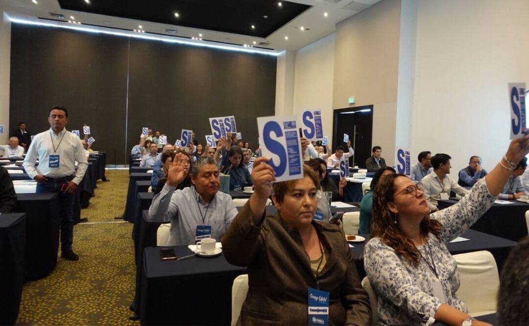 La mayoría de los asistentes a la Primera Sesión Ordinaria del Consejo Estatal del PAN votó por auditar las cuentas de Genoveva Huerta | Foto: Twitter Augusta Díaz de Rivera