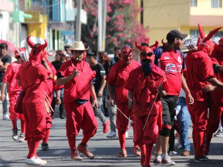 Carnaval en Puebla. Este es el origen de los huehues
