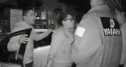 Exhiben nuevo caso de agresión a guardias de seguridad en Puebla, ahora en Santa Lucía