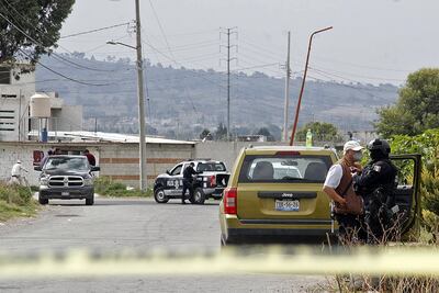 Huachigaseros atacan a balazos a personal de la Fiscalía en cateo en Texmelucan 
