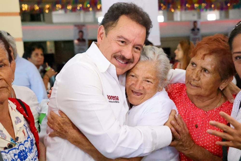 Nacho Mier acudió a un evento por una invitación de Mujeres En Movimiento | Foto: Especial