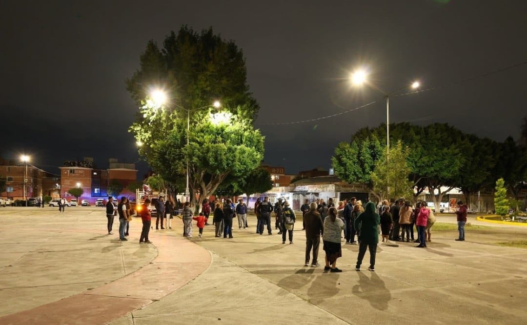 Moderniza gobierno de Pepe Chedraui 289 luminarias en la U.H. San Bartolo | Foto: Ayuntamiento de Puebla.