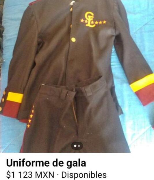 Revenden uniformes de gala del CENHCH en redes sociales