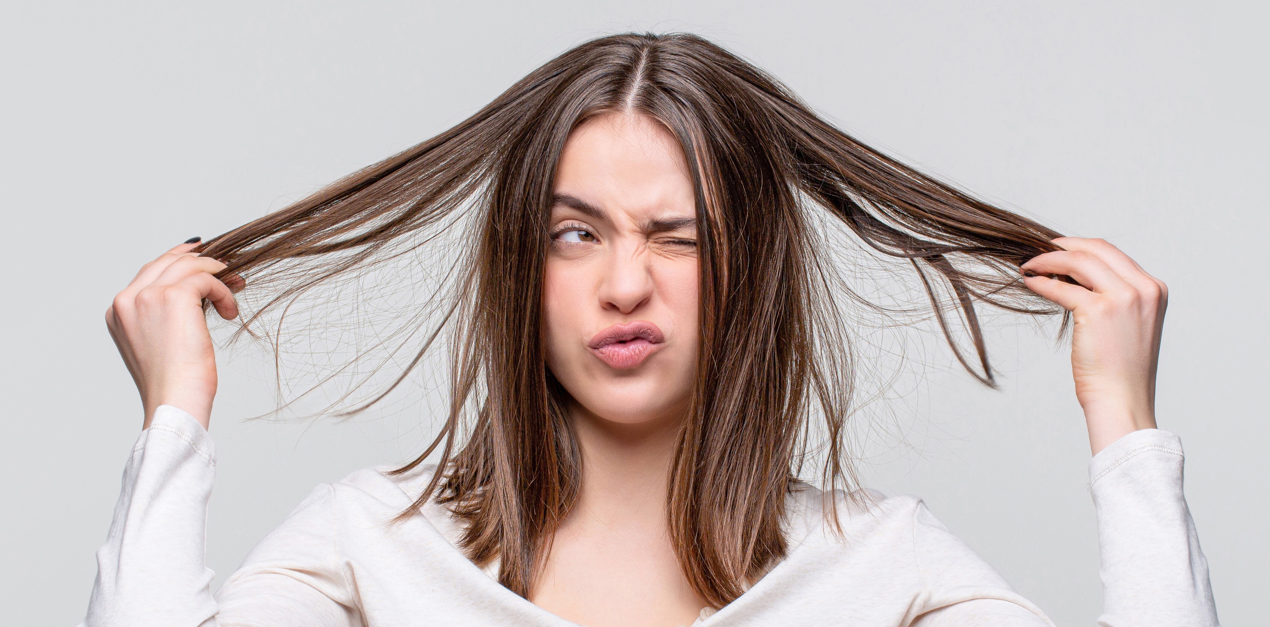 ¿Cómo evitar el frizz durante la época de lluvia? Sigue el consejo de las expertas