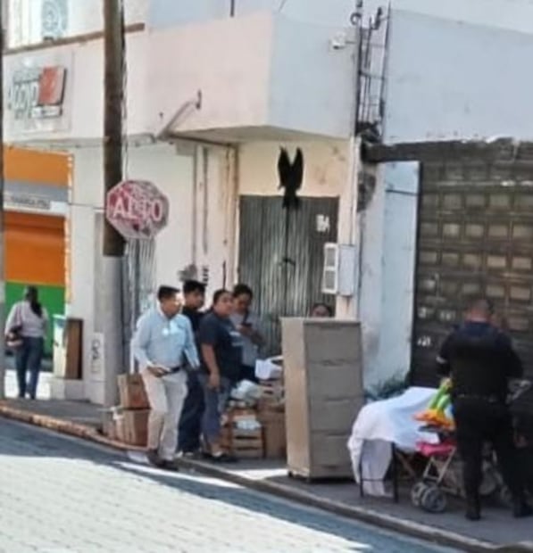 Por pelea familiar desalojan oficina del periodista Marco Aurelio Ramírez en Tehuacán