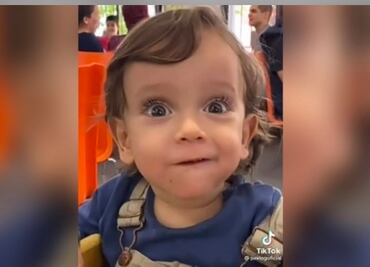 ¡Qué rico! Bebé prueba su primer taco al pastor y se viraliza