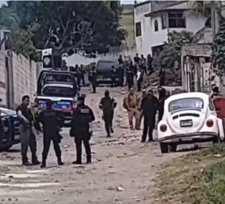 ¡De película! Persecución policiaca desemboca balacera en Amozoc, hay dos heridos