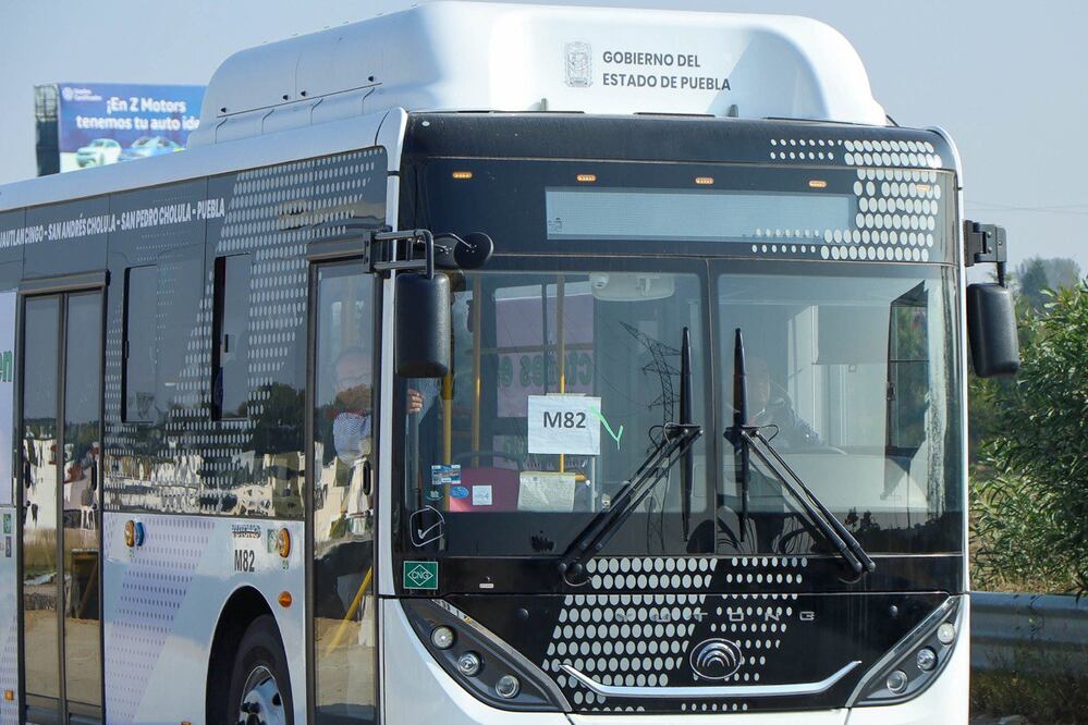 Con la ayuda de siete rutas que ya circulan en Vía Atlixcáyotl se dará servicio de alimentadoras a los usuarios | Foto: EsImagen