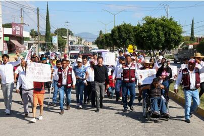 Nacho Mier recibe respaldo popular en recorrido por Acatzingo