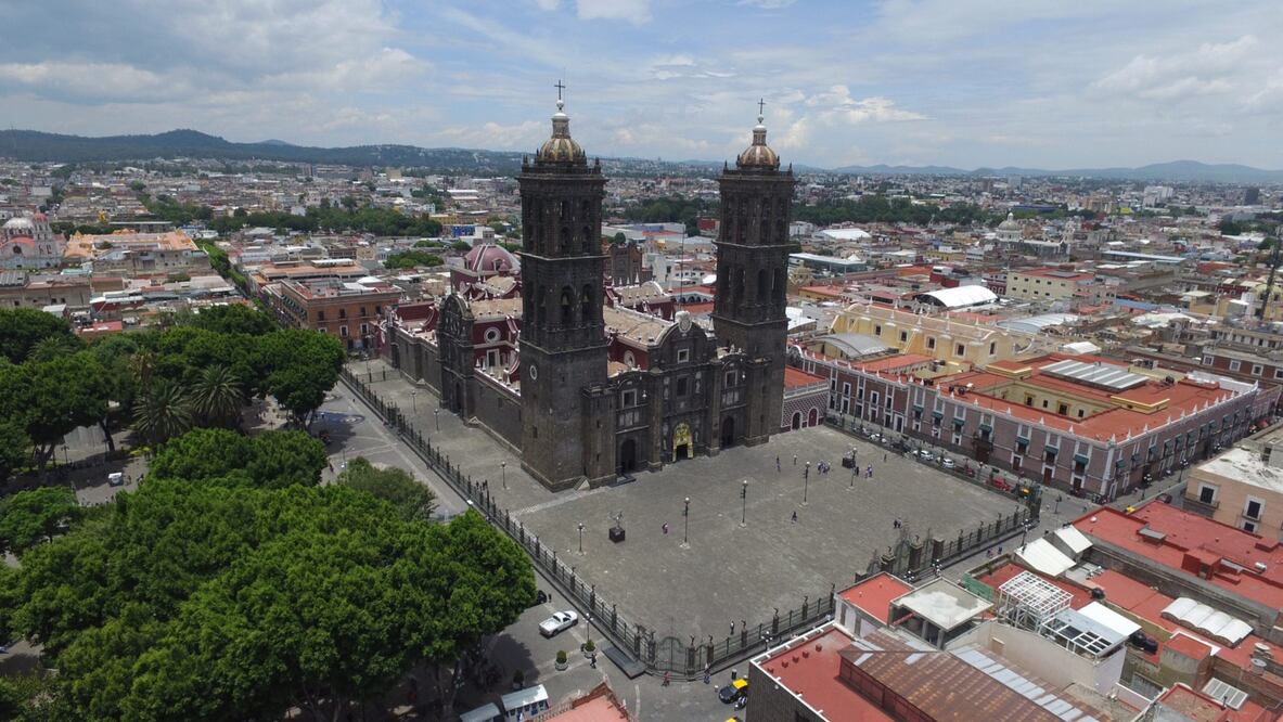 Muy cerca de la Catedral y el zócalo se encuentra el punto cero de Puebla