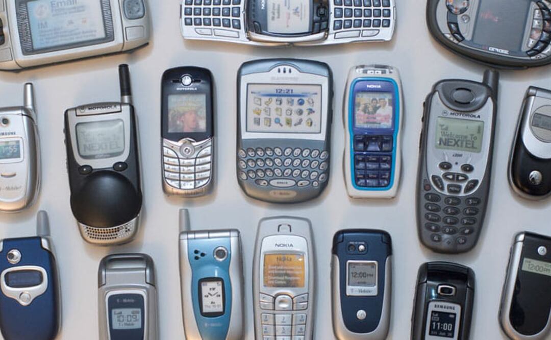 Los celulares retro se han puesto de moda otra vez | Foto: Facebook Celulares Retro NOKIA y SONY ERICSSON