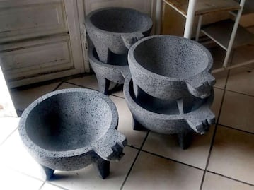 Piedra vs cemento. ¿Cómo distinguir si un molcajete es tóxico?