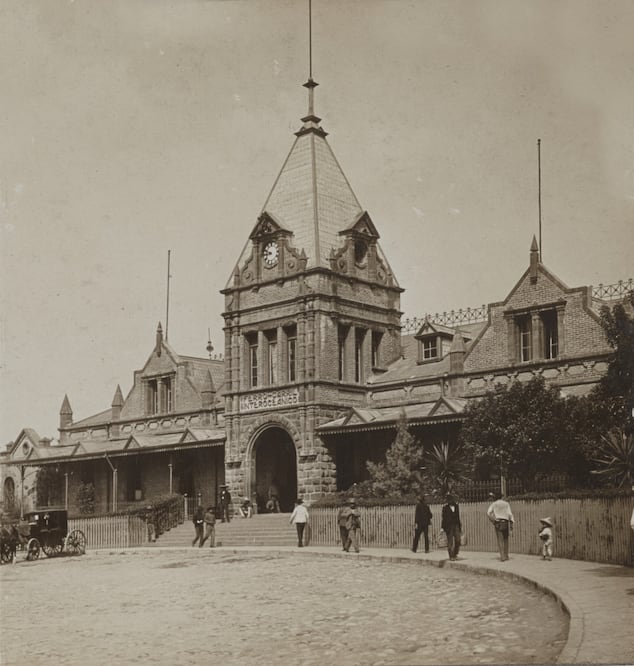 Esta estación se ubica donde ahora está el mercado Venustiano Carranza | Foto: Facebook Puebla Antigua
