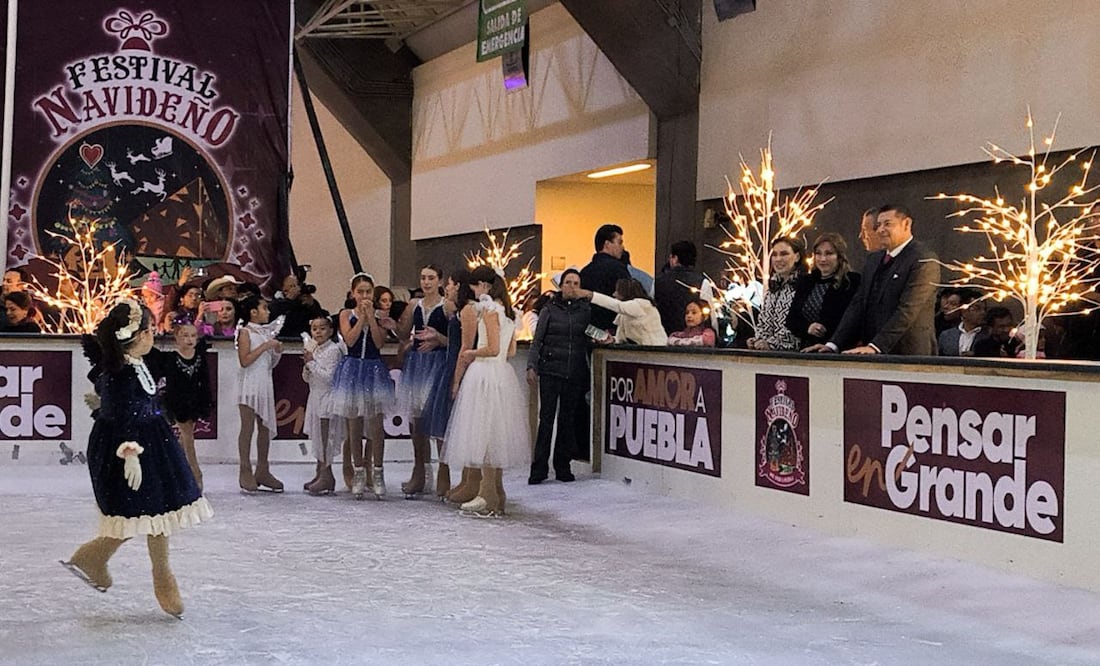 La pista de hielo es uno de los atractivos del Festival Navideño | Foto: EsImagen