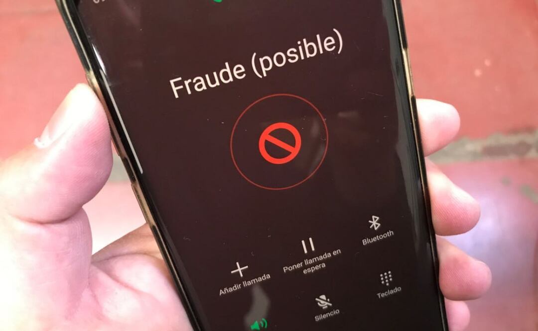 Si has contestado llamadas donde te cuelgan inmediatamente, cuidado, podrías caer en una estafa | Foto: Agencia Es Imagen para El Universal Puebla