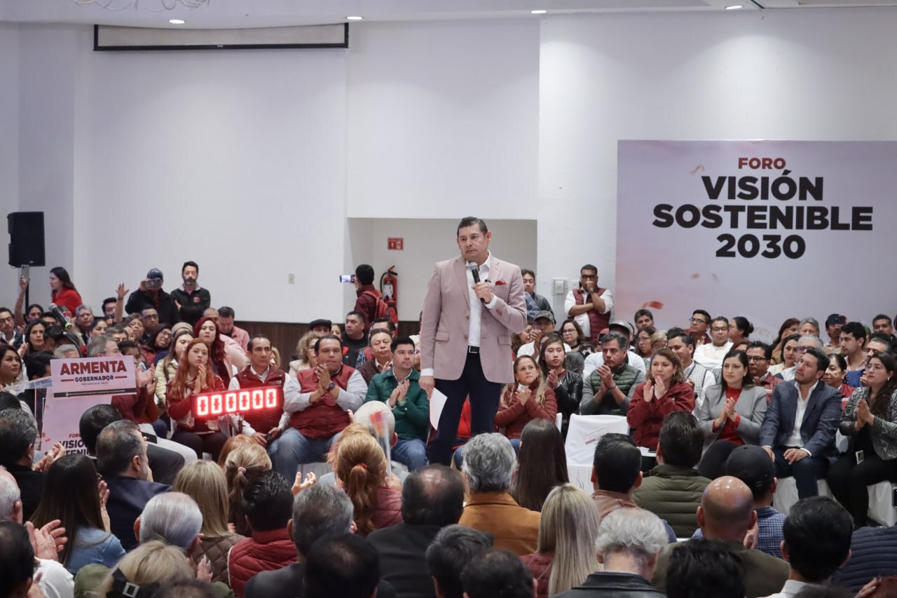 Alejandro Armenta, precandidato de Morena, encabezó el foro “Visión sostenible 2030” | Foto: EsImagen