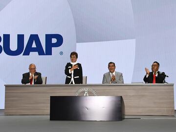 Juntos caminamos con pasos firmes, asegura la Rectora Lilia Cedillo al rendir su Tercer Informe de Labores