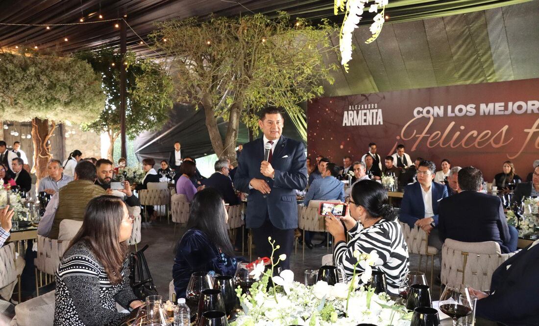Alejandro Armenta se reunió con representantes de los medios de comunicación | Foto: Especial