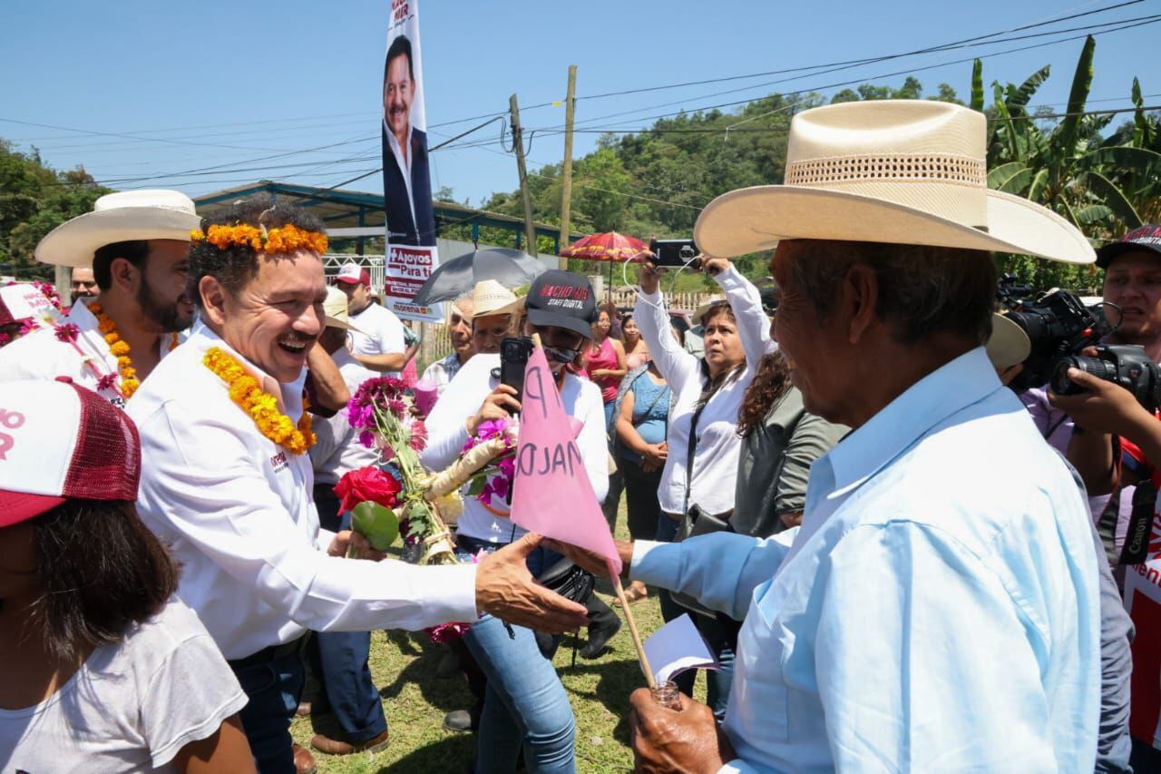 Ignacio Mier visitó el municipio de Tlaola | Foto Especial