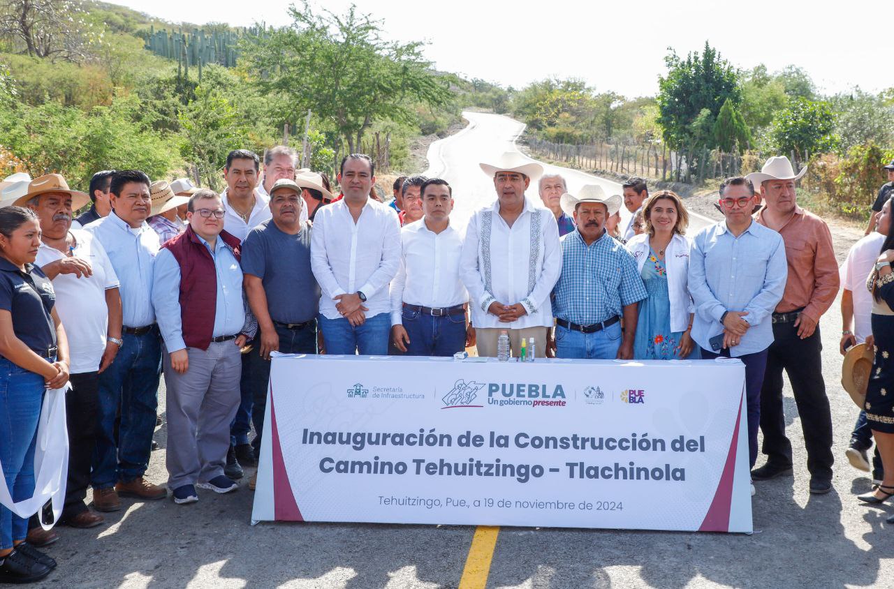 El legislador acompañó al gobernador del estado en la entrega de obras en el municipio / Foto: Especial