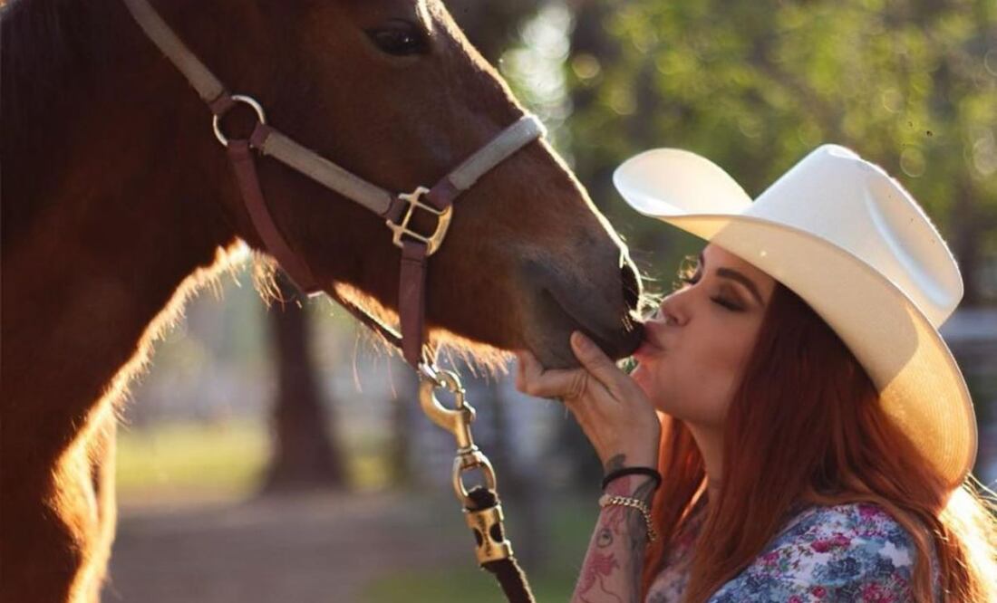 Elena Larrea, activista e influencer que rescataba caballos, perdió la vida | Foto: Instagram Elena Larrea