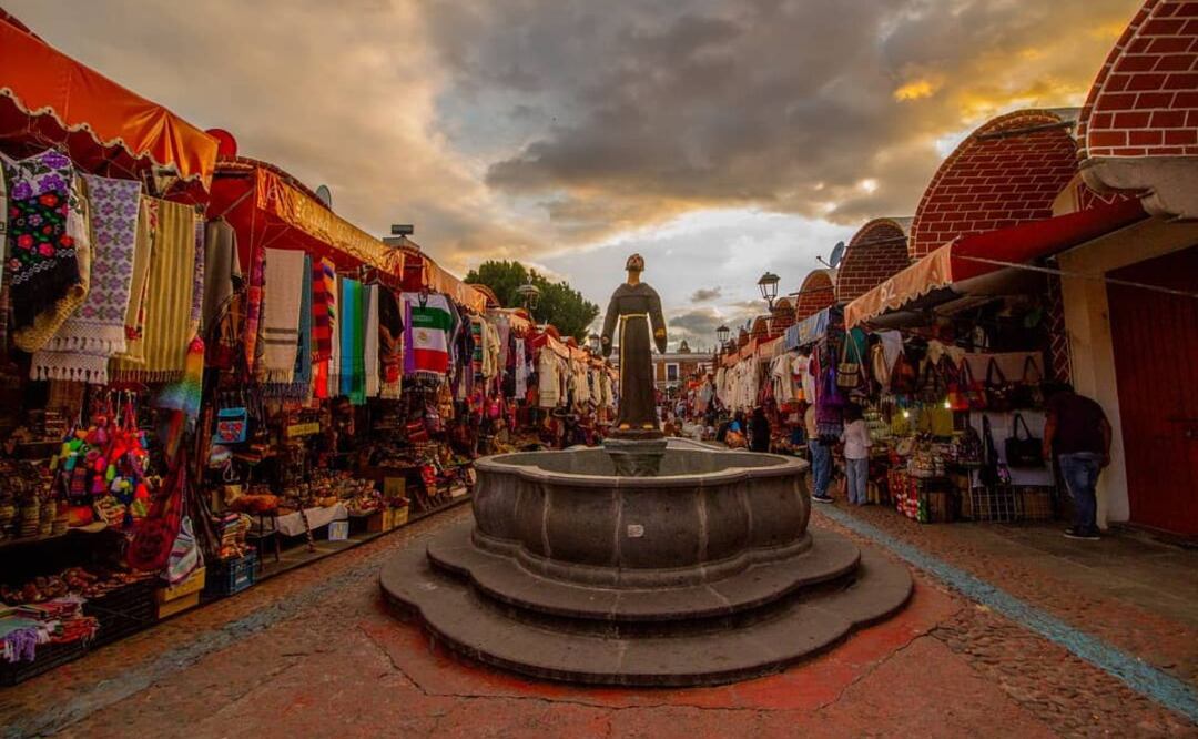 El Parián es un icónico y hermoso mercado de artesanías ubicado en el corazón de la ciudad de Puebla | Foto: Instagram isahmar_torres