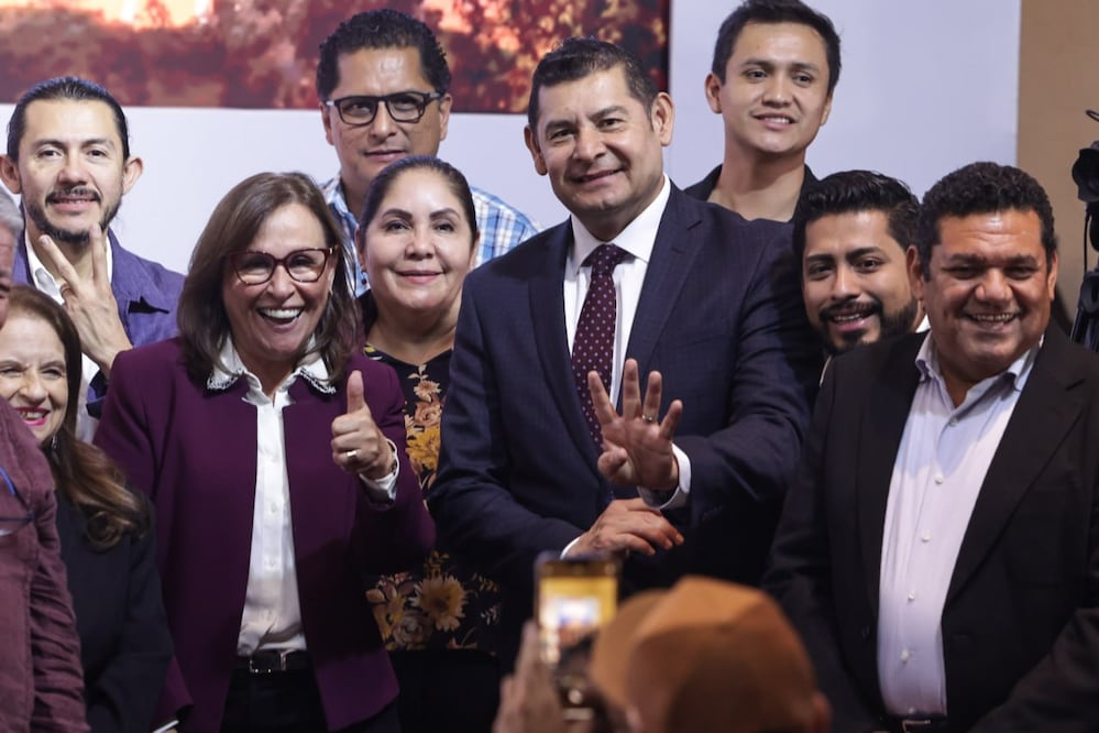El gobernador de Puebla felicitó a Alejandro Armenta por su nombramiento | Foto: Agencia Es Imagen para El Universal Puebla