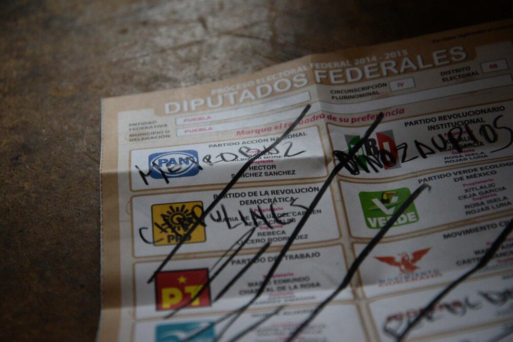 Una boleta tachada de esta manera es anulada | Foto: EsImagen