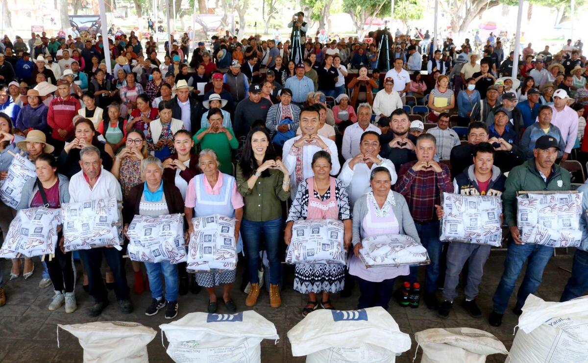 Entrega simultánea de apoyos fortalece transformación del campo poblano