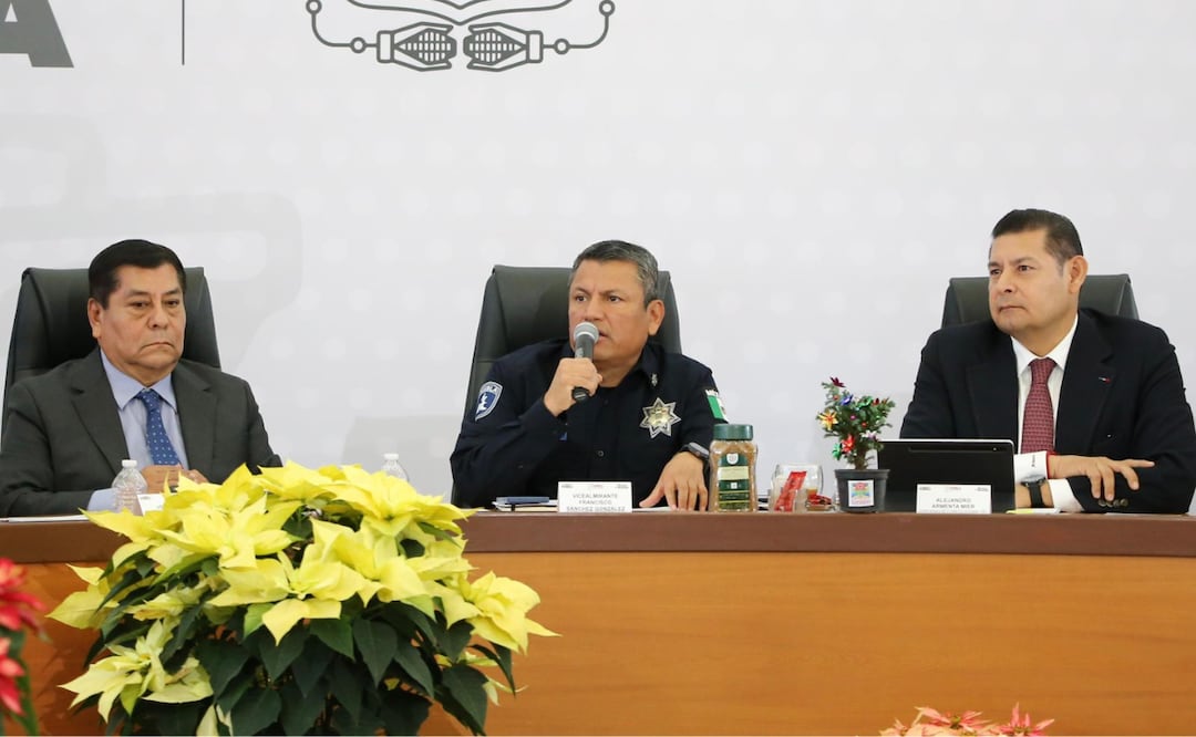 Durante el último año, la administración estatal recuperó más de 2.7 millones de litros de hidrocarburos, inhabilitó más de 280 tomas clandestinas y detuvo a más de 160 personas | Foto: Gobierno de Puebla.