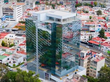 Torre Albertina. Qué hay en el nuevo edificio de espejos en el centro de Puebla