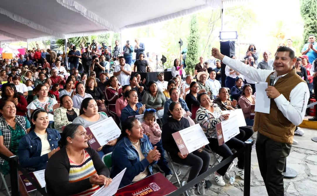 Gobierno estal apoya 137 proyectos de Obra Comunitaria en la zona de Tecamachalco | Foto: Gobierno de Puebla.