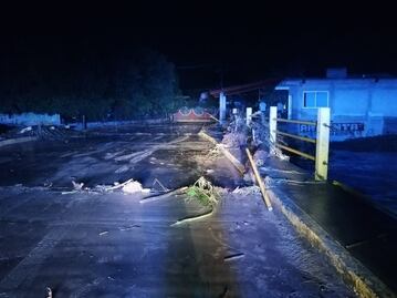 Huracán Otis desborda río en Puebla y deja 250 familias afectadas