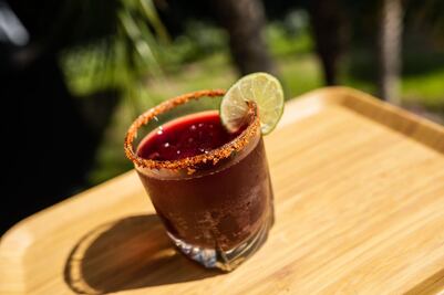 Así se prepara el tradicional acachul, el vino artesanal de Xicotepec