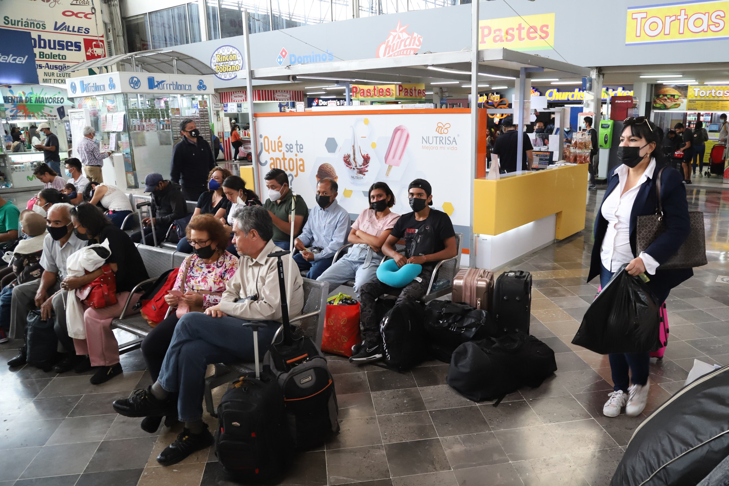 En la CAPU encontrarás infinidad de comercios y servicios antes de viajar | Es Imagen para El Universal Puebla