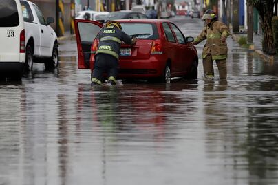 Piden a conductores tomar precauciones para evitar accidentes por lluvias