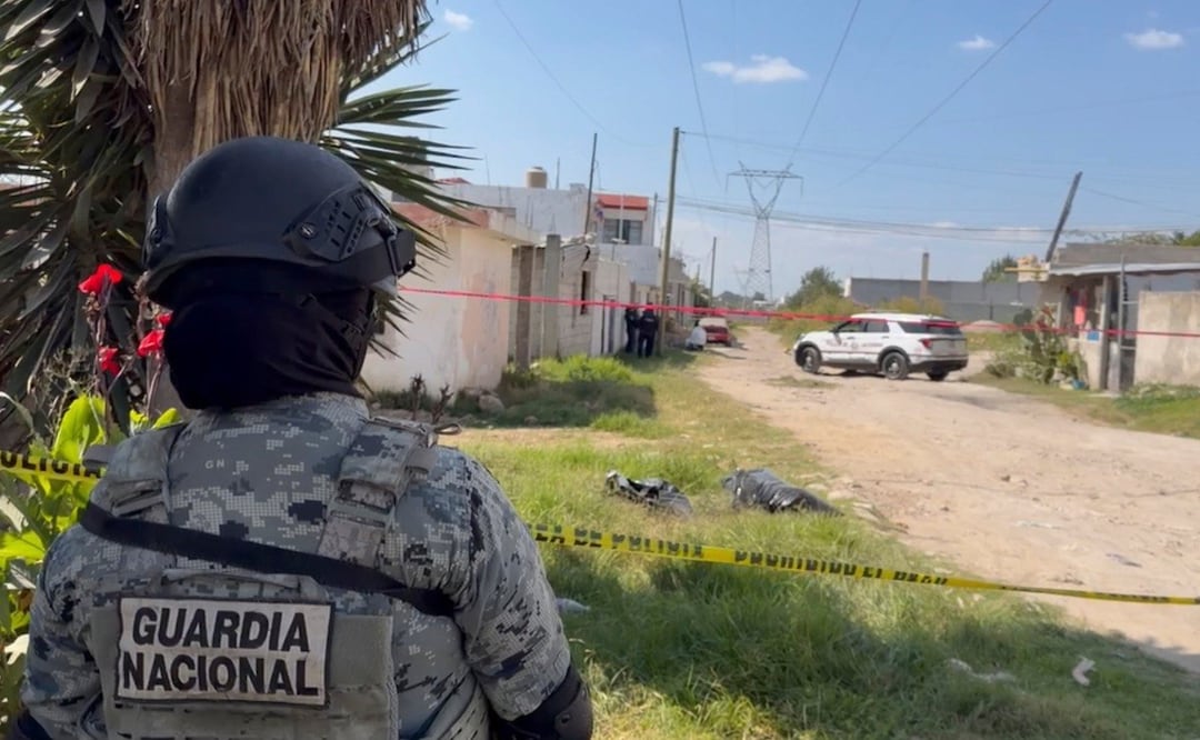 Personal de la FGE de Puebla realizó las diligencias ministeriales tras el hallazgo | Foto: EsImagen