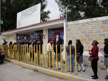 Respaldan padres de familia el regreso voluntario de alumnos a las aulas