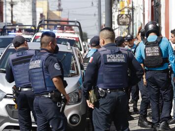 Barbosa sugiere a Lalo Rivera un cambio total en la Policía Municipal