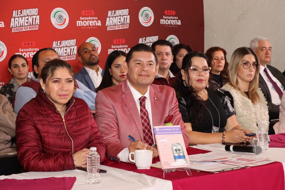 Alejandro Armenta anunció iniciativas a favor de las mujeres | Foto: Especial