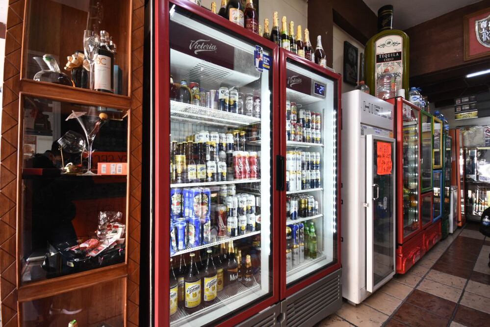 Cabildo de Puebla restringirá horario de venta de alcohol en Oxxo y otras tiendas