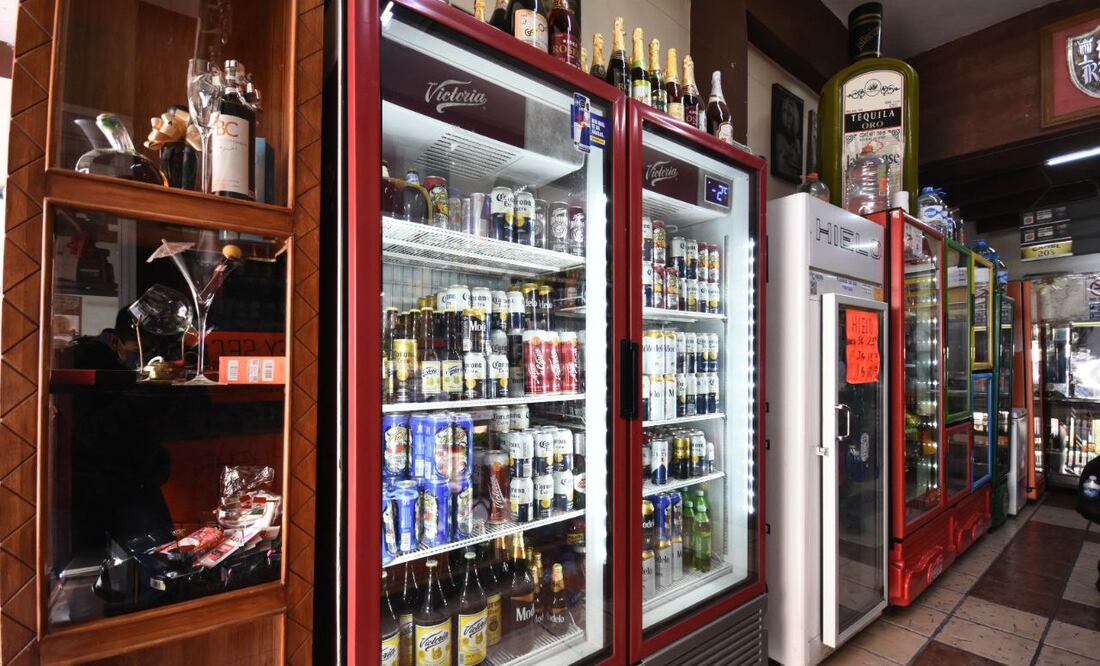 Cabildo de Puebla restringirá horario de venta de alcohol en Oxxo y otras tiendas