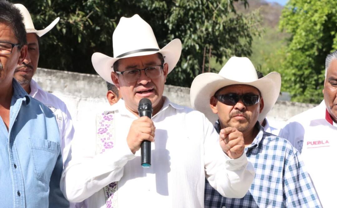 Pavel Gaspar visita Sicom en Acatlán de Osorio para dar informe a televidentes | Foto: Congreso de Puebla.