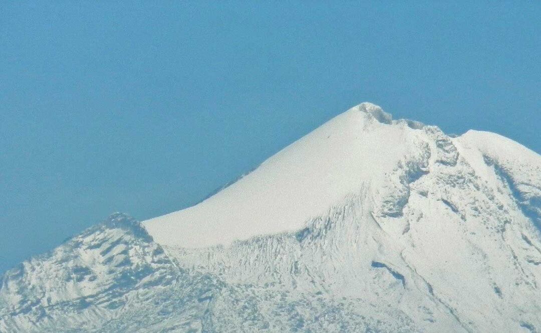 Alpinistas encuentran una inclinación en el Pico de Orizaba | Foto: Gobierno de México