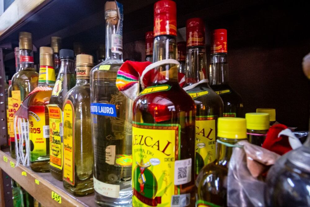 El SAT pide tener cuidado con las bebidas alcohólicas que se consuman / Foto: EsImagen