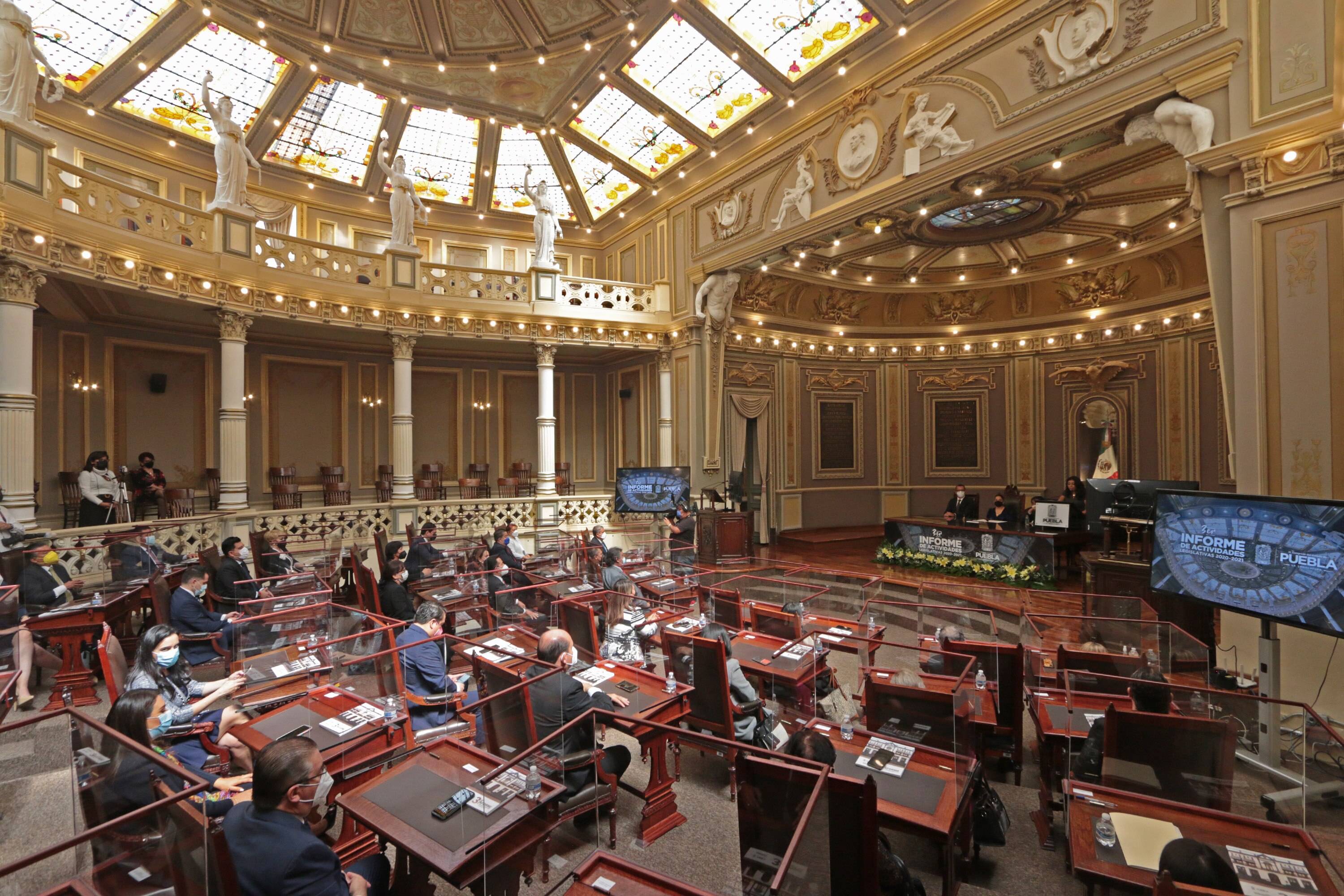 Logra Morena cinco pluris a horas de que entre el nuevo congreso local