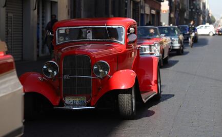 DESFILE DE AUTOS ANTIGUOS