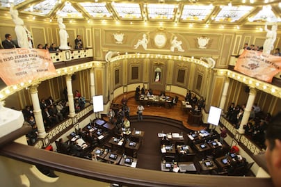 ¿Quiénes son los diputados que están a favor y en contra de despenalizar el aborto en Puebla?