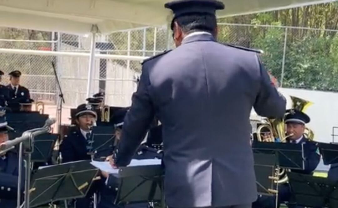 Integrantes de la Banda Sinfónica de la Secretaría de Seguridad Pública de Puebla tocaron sus instrumentos al ritmo de Mario Bros. | Foto: Video Twitter Sergio Salomón
