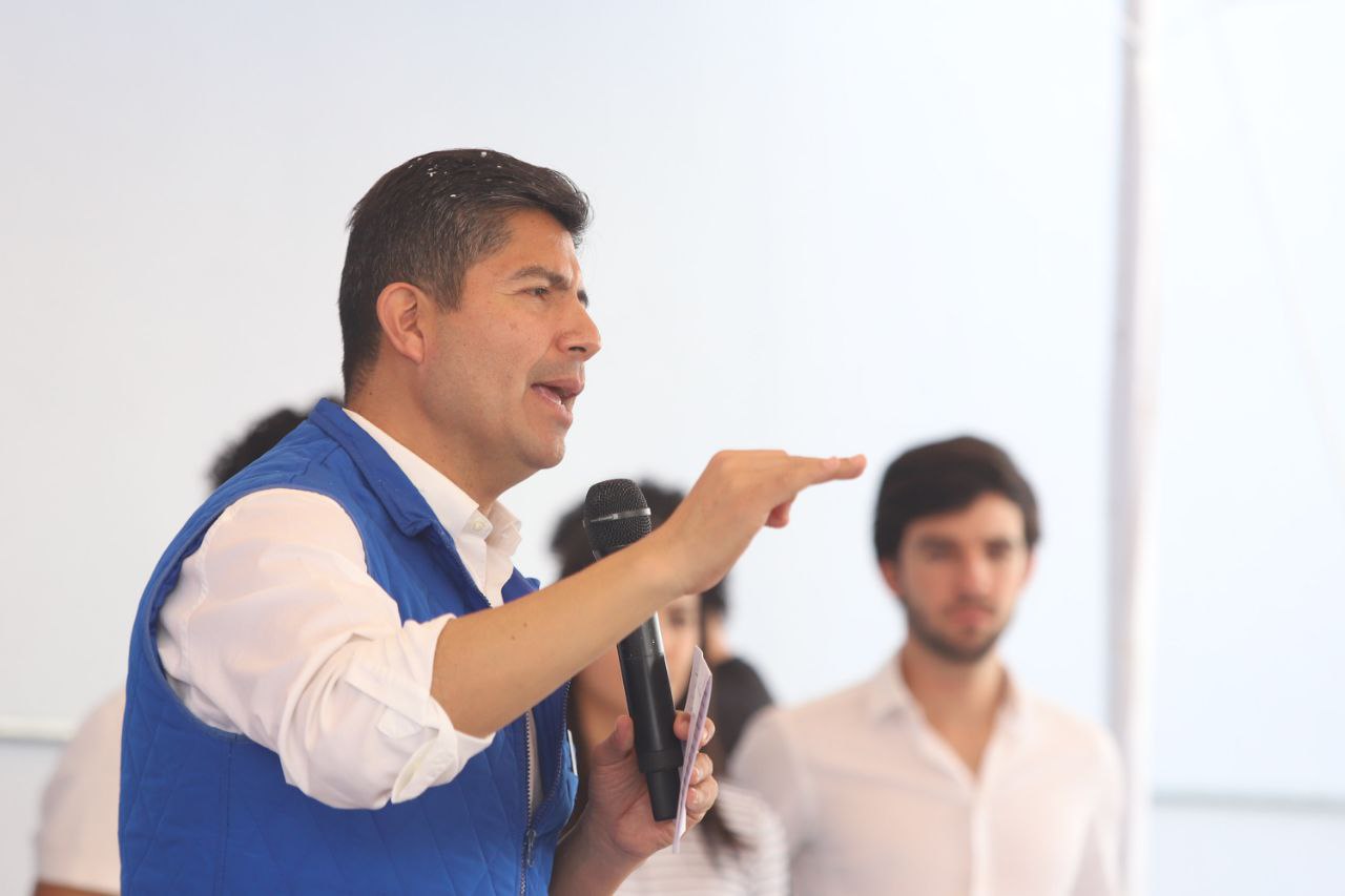 Este domingo 17 de diciembre acudió Eduardo Rivera a la sede estatal del PAN | EsImagen para El Universal Puebla